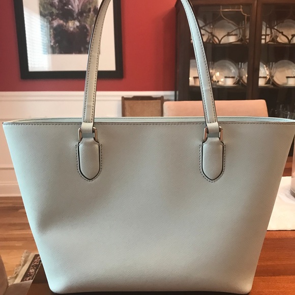 Kate Spade Purse. Only one year old. Like new. - Picture 2 of 4